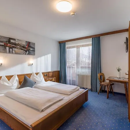 Edelweiss Hotel 3*